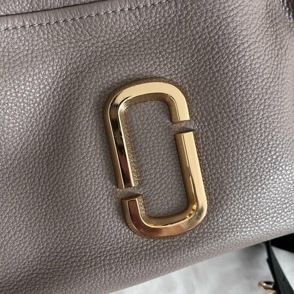 SOLD‼️ Marc Jacobs 27 Softshot - Picture 7 of 16